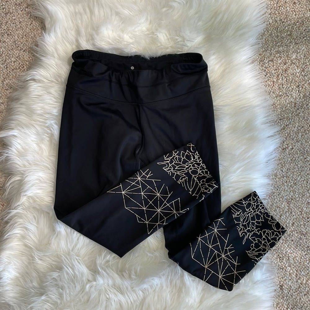 Athleta Black Leggings with White Line Accents Small Crop